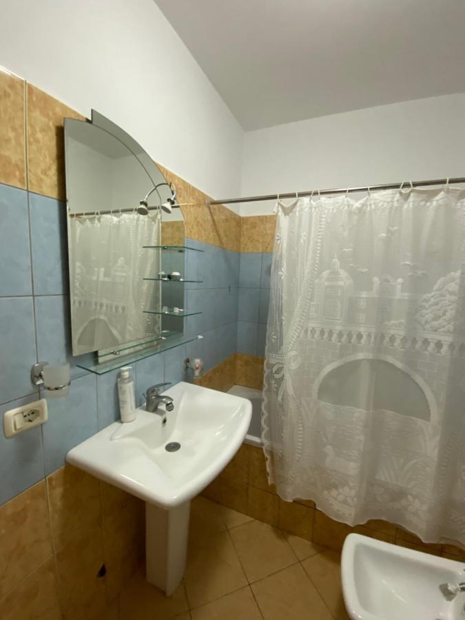 Noar Apartment Sarandë Exterior foto